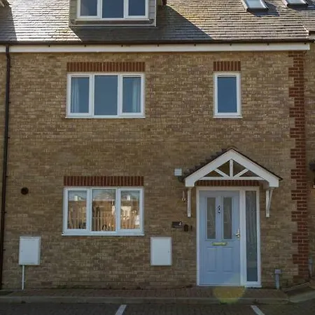 Beach Mews - Modern Townhouse With Patio And Private Parking Broadstairs Exterior photo