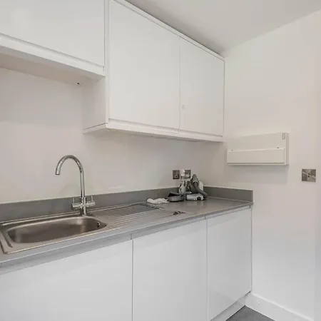 Beach Mews - Modern Townhouse With Patio And Private Parking Broadstairs Exterior photo