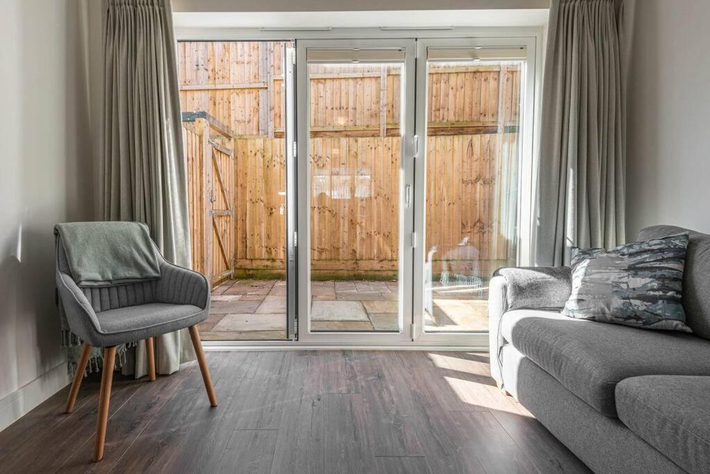 Mews - Modern Townhouse With Patio And Private Parking Holiday home Broadstairs