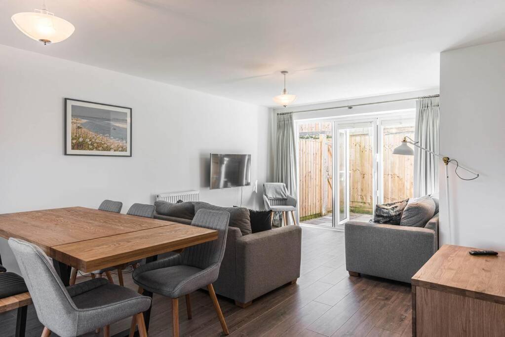 Mews - Modern Townhouse With Patio And Private Parking Broadstairs