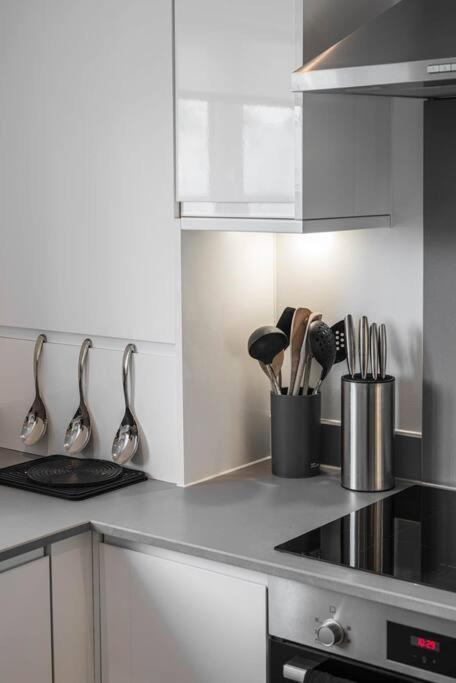 Holiday home Mews - Modern Townhouse With Patio And Private Parking