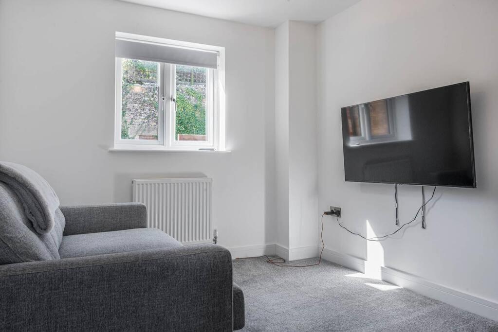 Holiday home Mews - Modern Townhouse With Patio And Private Parking *